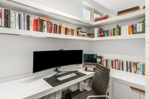 832 Wolfram St, Chicago IL 60657-5108 exterior