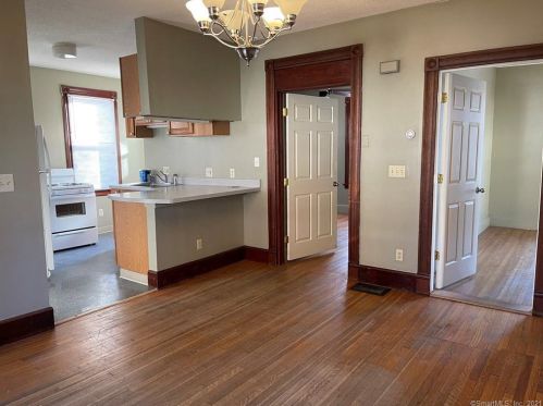 260 Main St, Meriden CT 06451-3859 exterior