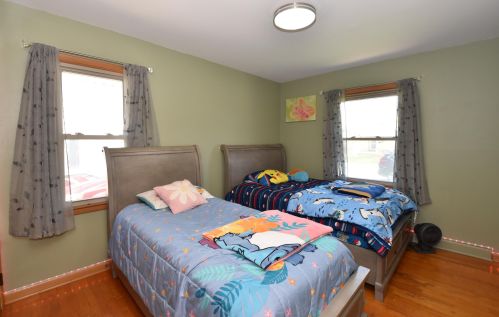 3777 69th St, Milwaukee WI  53220-1812 exterior