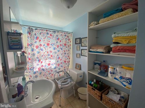 22 Ridgeway Ave, Camden NJ 08107-1534 exterior