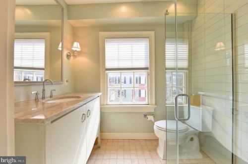 1103 Prince St, Alexandria VA 22314-2934 exterior