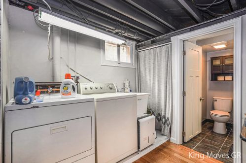 1359 Valley Ave, Grand Rapids MI 49504-2949 exterior