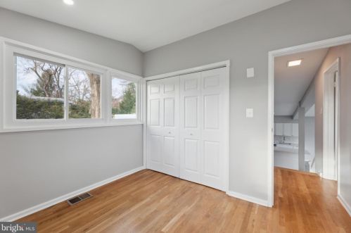 4000 Javins Dr, Alexandria VA  22310-2037 exterior