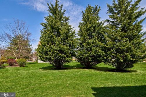 13 Meetinghouse Ct, Princeton NJ 08540-7730 exterior