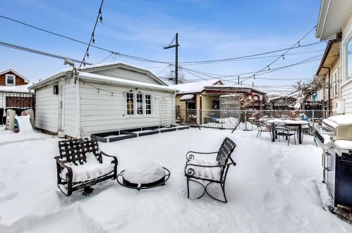 5327 Oakdale Ave, Chicago IL 60657-8139 exterior