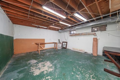 9006 Vine Ave, Bull Valley IL 60097-8243 exterior