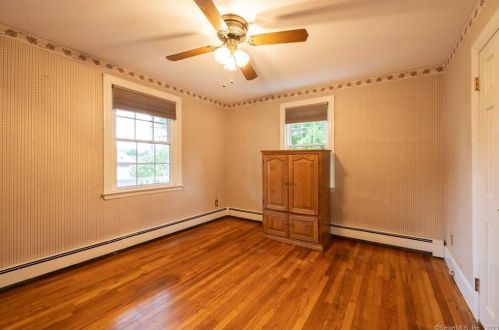 310 Main St, Meriden CT 06450-6047 exterior