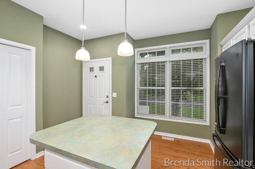 1056 Kensington St, Grand Rapids MI 49534-2179 exterior