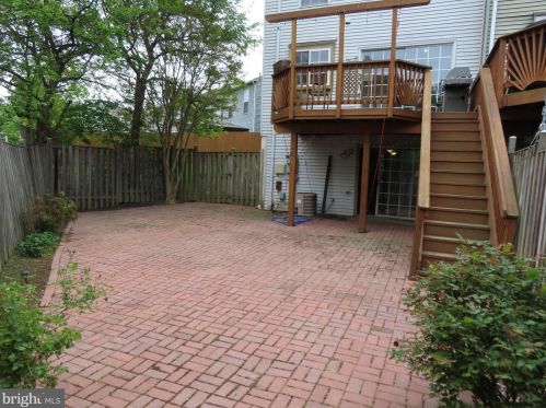 121 Paddington Way, Leesburg VA  20176-3339 exterior