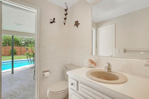 320 3 Ct, Boca Raton FL 33432-4032 exterior