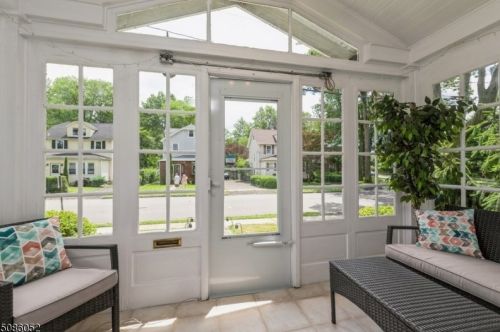 34 Baltusrol Way, Springfield NJ  07081-1515 exterior