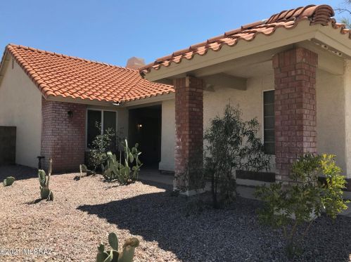 9590 Stonehaven Way, Tucson, AZ 85747-9288