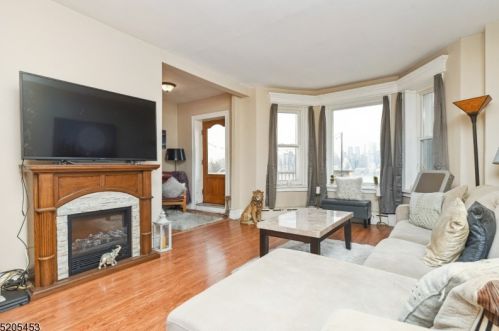 939 Blvd, Union City NJ 07086-7246 exterior