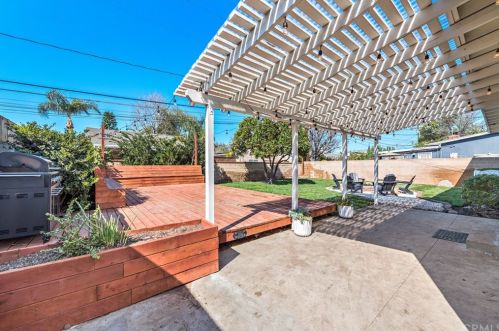 613 Orch Ave, Fullerton CA 92833-4139 exterior