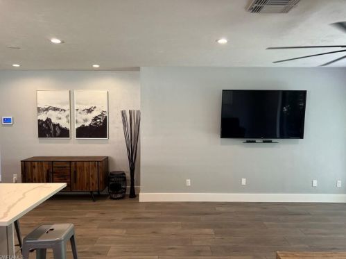 1160 Michigan Ave, Naples FL 34103-3873 exterior