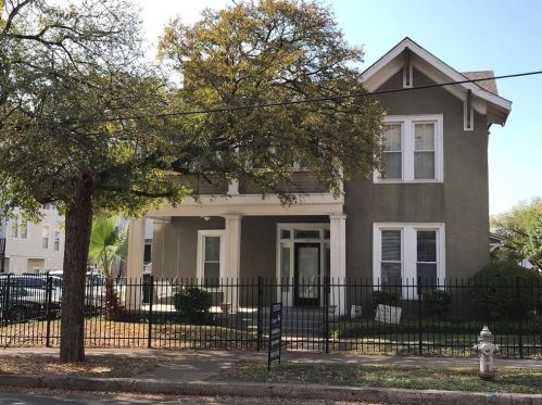 901 22nd St, Austin, TX 78705-5469