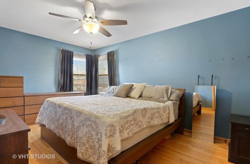 4542 Reserve Ave, Chicago IL 60656-2400 exterior