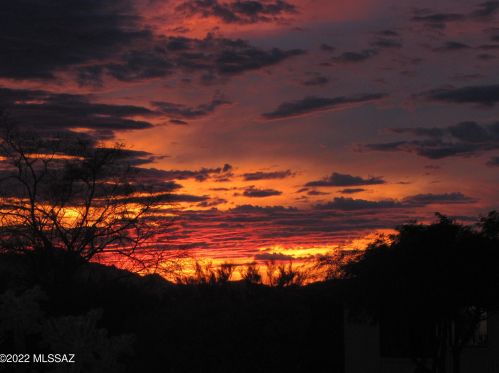 2421 Double O Pl, Tucson AZ 85713-6717 exterior