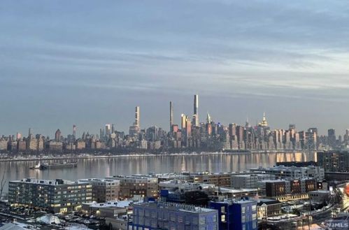 114 Pne St, Cliffside Park NJ 07010-1018 exterior