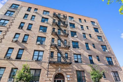 700 Oakland Pl, Bronx NY  10457-3636 exterior