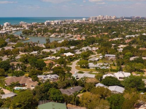 515 Yucca Rd, Naples FL 34102-5164 exterior