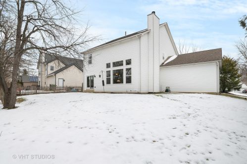 3168 Hampshire Ln, Waukegan IL 60087-5335 exterior