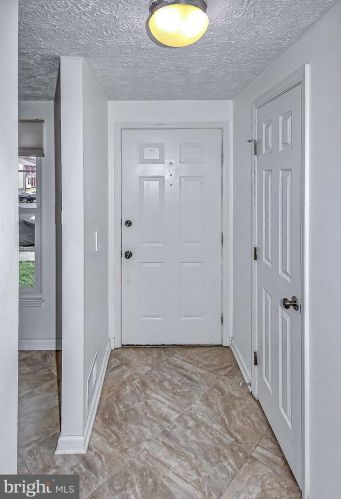 6812 Ericka Ave, Alexandria, VA 22310-4300