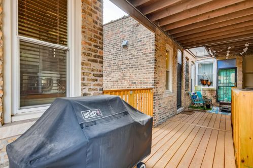 4164 Clarendon Ave, Chicago IL  60613-2227 exterior