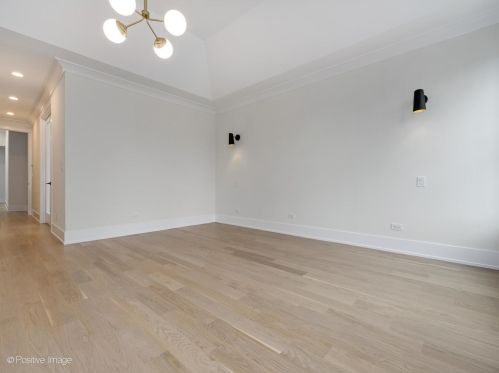 1943 Honore St, Chicago IL  60622-1044 exterior