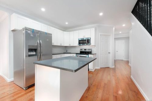 809 Chestnut St, Bronx NY 10467-6504 exterior