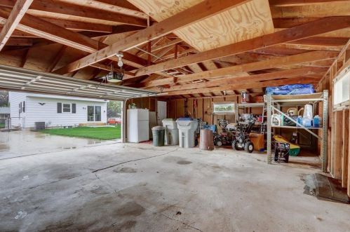 5826 14th St, Milwaukee WI 53221-5001 exterior