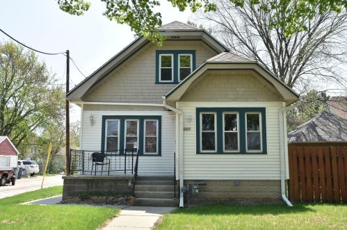2427 Hope Ave, Milwaukee, WI 53209-6628