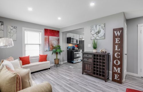 5163 62nd St, Milwaukee, WI 53218-4120