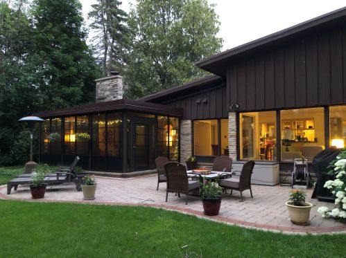 9355 Thrush Ln, Milwaukee WI 53217-1375 exterior