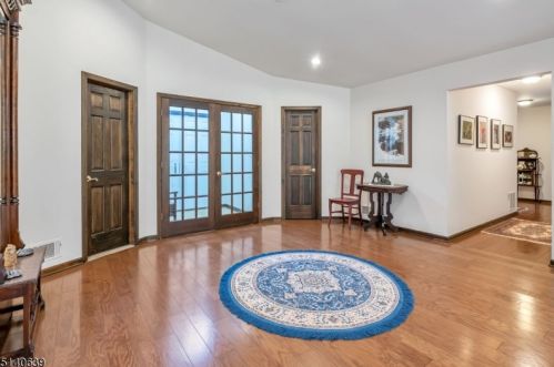 1 Roc Etam Rd, Parsippany NJ 07834-9633 exterior