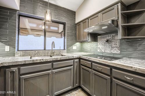 10843 11th St, Phoenix AZ 85020-5836 exterior