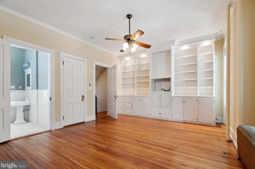 2010 Hillyer Pl, Washington DC 20009-1006 exterior