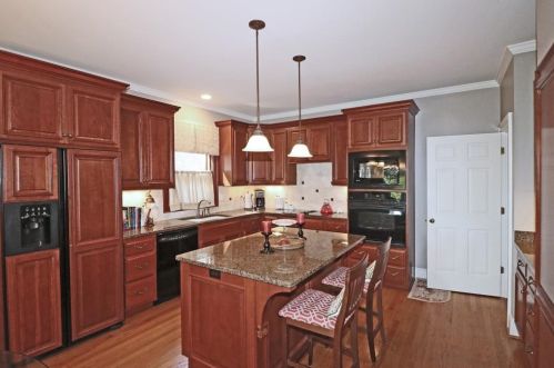 115 Grosvenor Pl, Atlanta GA 30328-4851 exterior