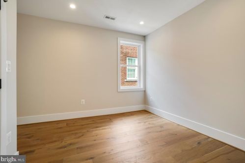 4215 16th St, Washington DC  20011-7005 exterior