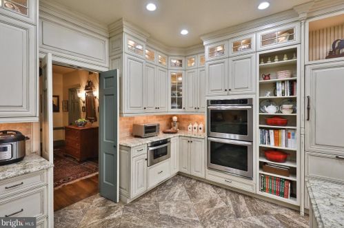 302 2nd St, Philadelphia PA 19148-1945 exterior