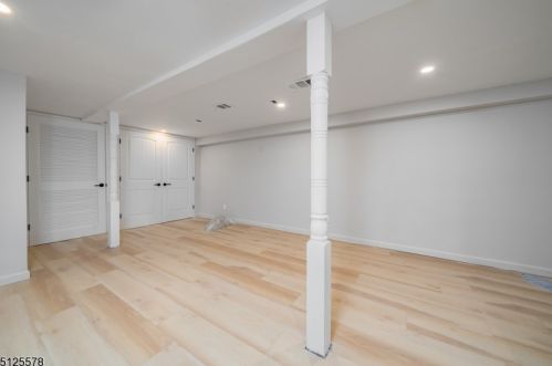 369 Shore Trl, Sparta NJ  07871-2045 exterior