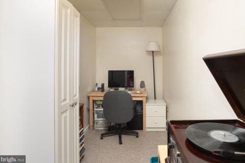 29 Stafford Ct, Trenton NJ 08690-3318 exterior