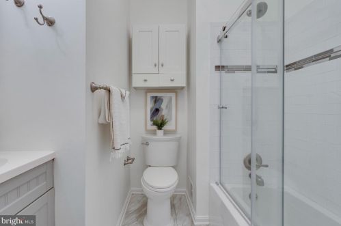 145 U St, Washington DC 20001-2338 exterior