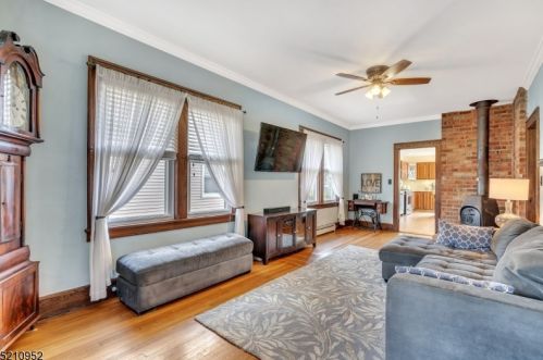 31 Bartell Pl, Clark, NJ 07066-2401