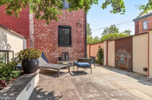 418 5th St, Washington DC  20003-2051 exterior