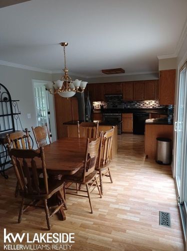 52204 Antler Dr, Macomb Township MI  48042-3496 exterior