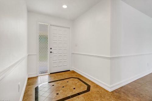 189 Big Springs Dr, Naples, FL 34113-8327