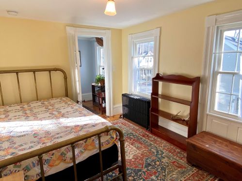 153 Locust St, Dover NH 03820-4008 exterior