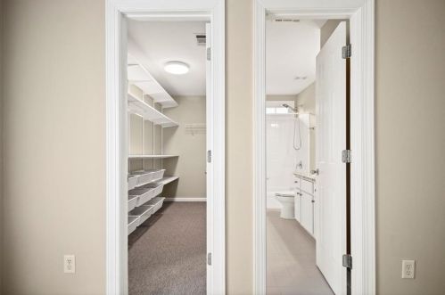 1052 Brookhaven Walk, Atlanta GA 30319-4569 exterior