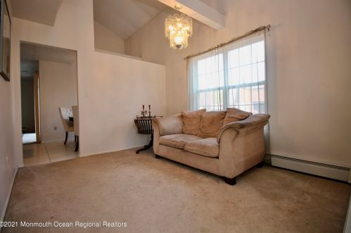 210 Kentucky Way, East Freehold NJ 07728-4657 exterior